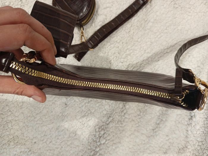🔝 Petit sac à bandoulière sac à main Primark effet croco marron et doré en PVC et polyester - photo numéro 6
