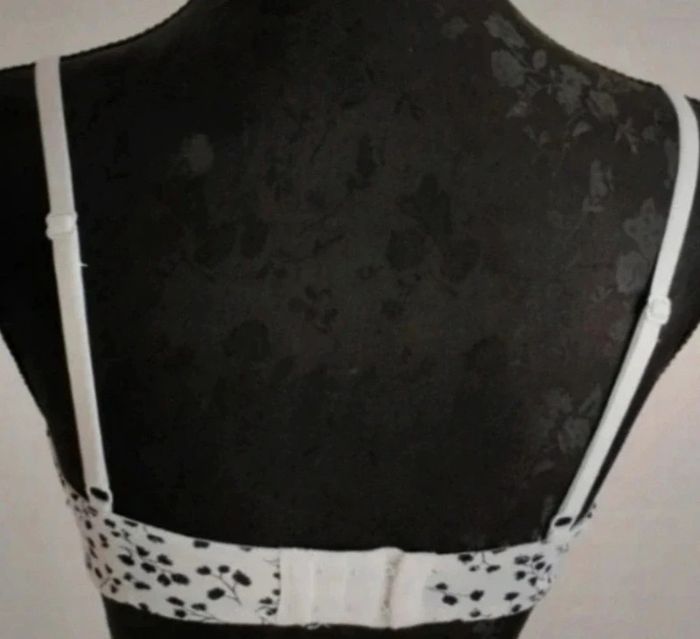 Soutien gorge avec armature blanc et motifs feuilles noires Influx taille 90B - photo numéro 3