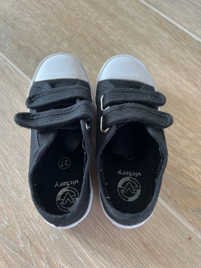 Pantoufle de gym pointure 27 - photo numéro 2