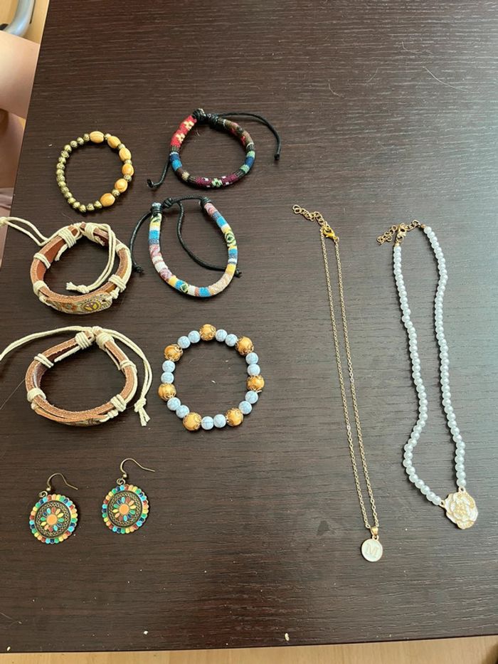 Lot de bijoux fantaisie
