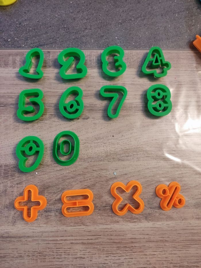 4 lot de pâte à modeler
