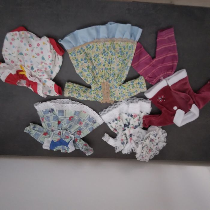 Poupée et ses accessoires - photo numéro 3