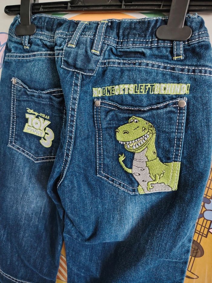 Jean Toy Story 3 C&A – Taille 10 ans - photo numéro 6