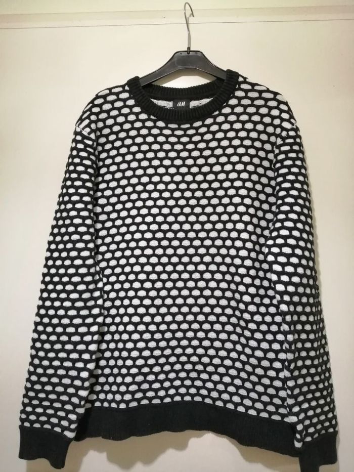 Pull H&M noir et blanc. Taille L