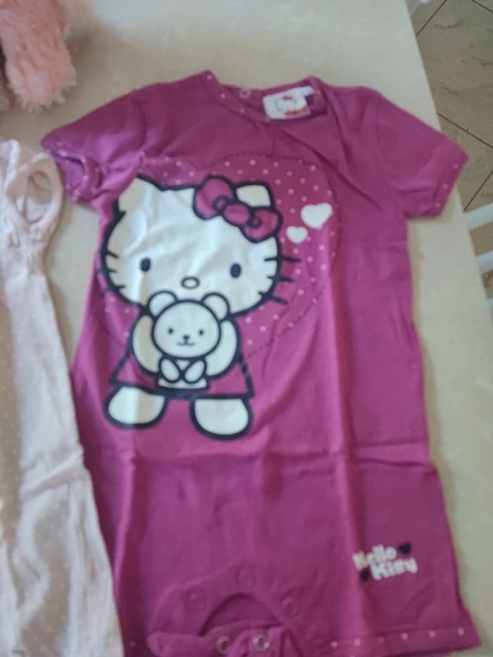 🌸lot de 2 combishort Hello Kitty 18 mois - photo numéro 2