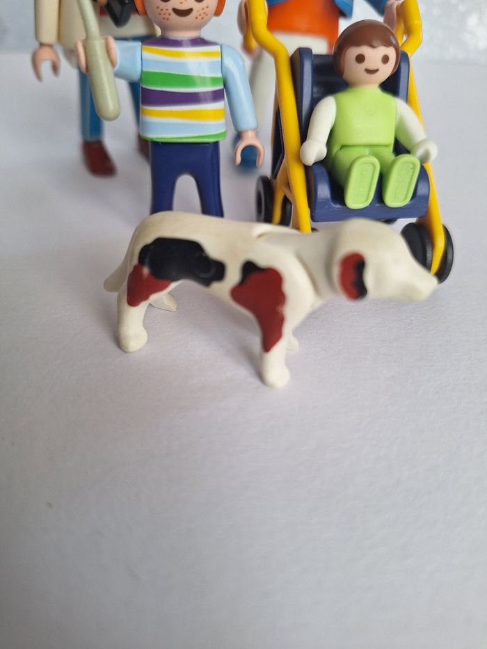 Figurines Playmobil Couple et enfants - photo numéro 3