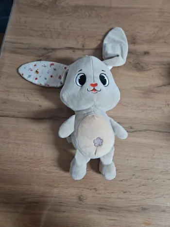 Lapin peluche d'éveil auchan