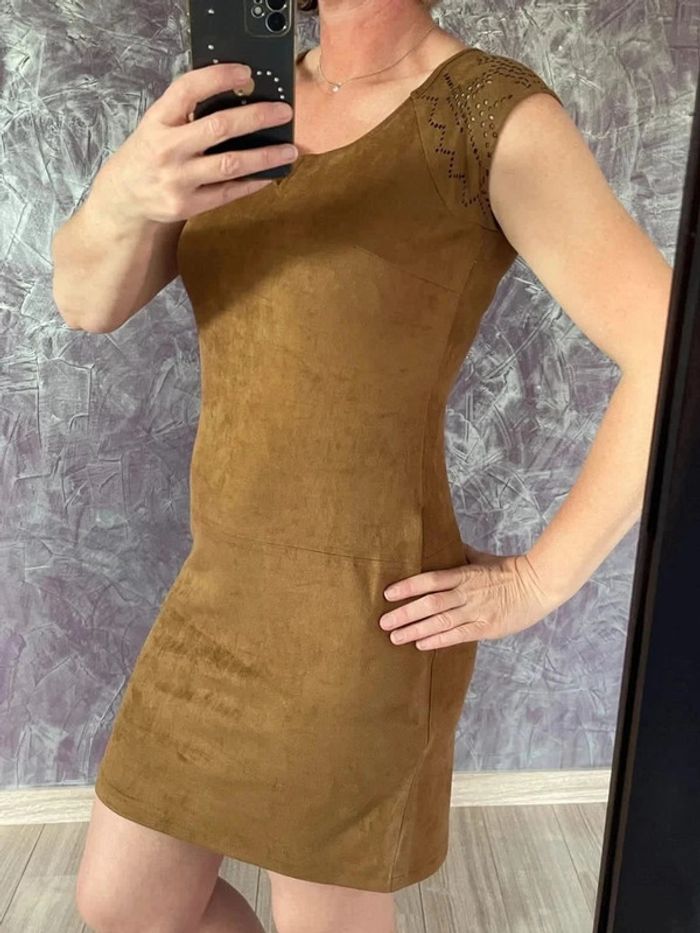 Robe courte caramel jolie silhouette