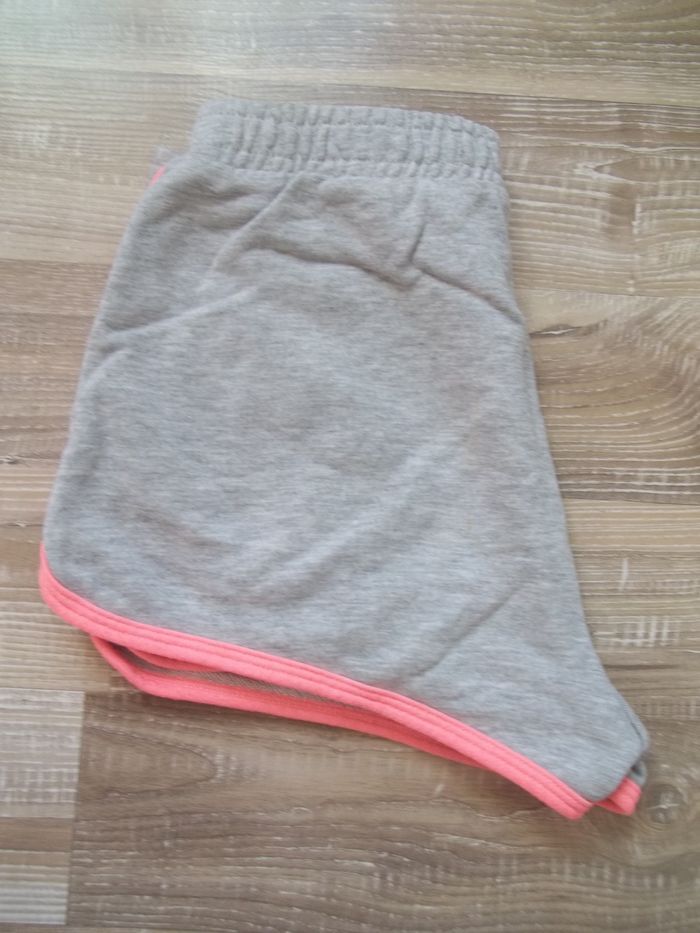 Short molleton gris Kiabi 12 ans (Sport1) - photo numéro 3