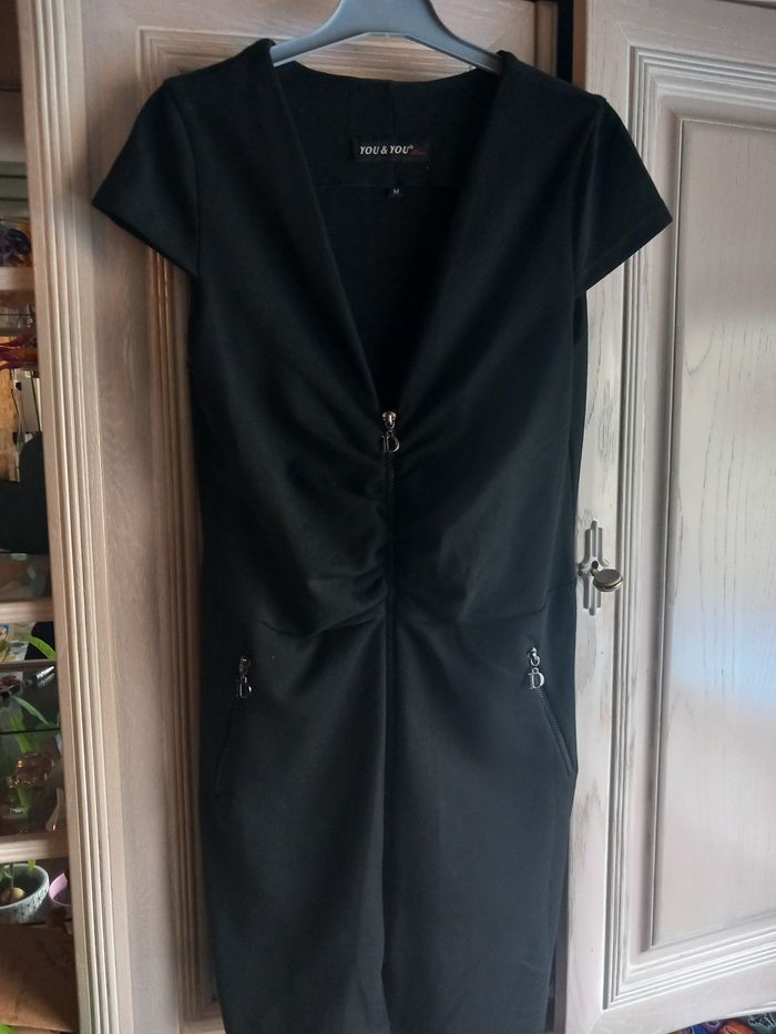 Robe avec fermeture zipper taille M