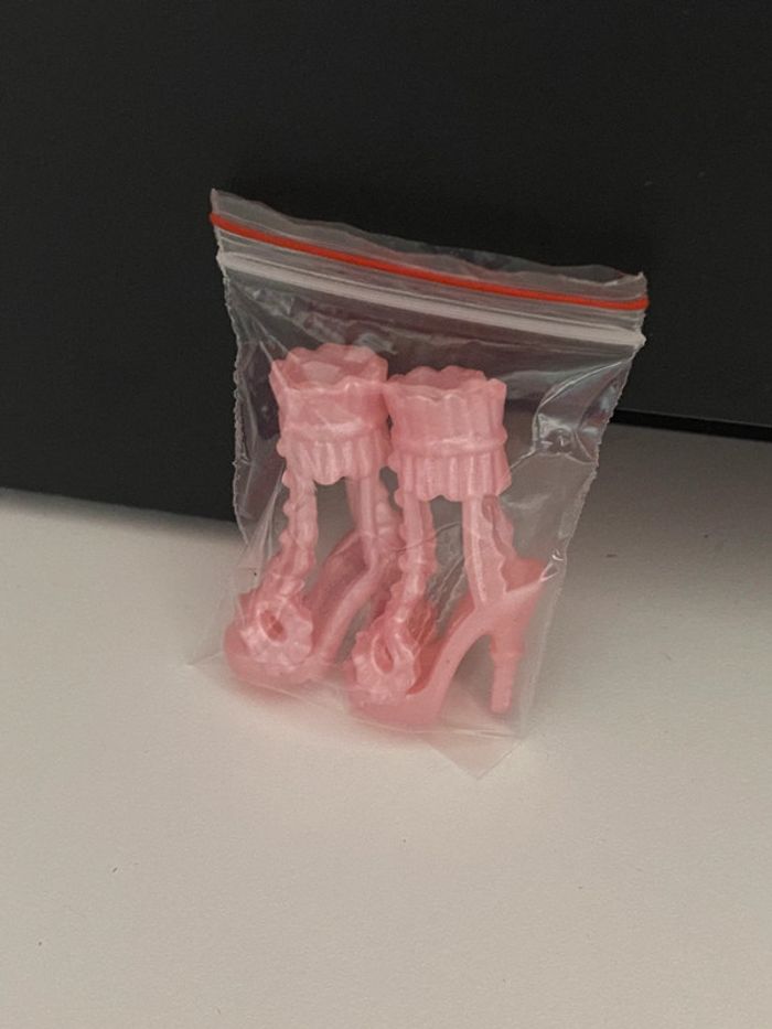 Chaussures à talons rose pour poupée Barbie