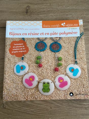 Livre bijoux en résine et en pâte polymère