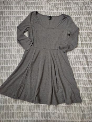 Robe courte patineuse gris manches 3/4 H&M taille 38