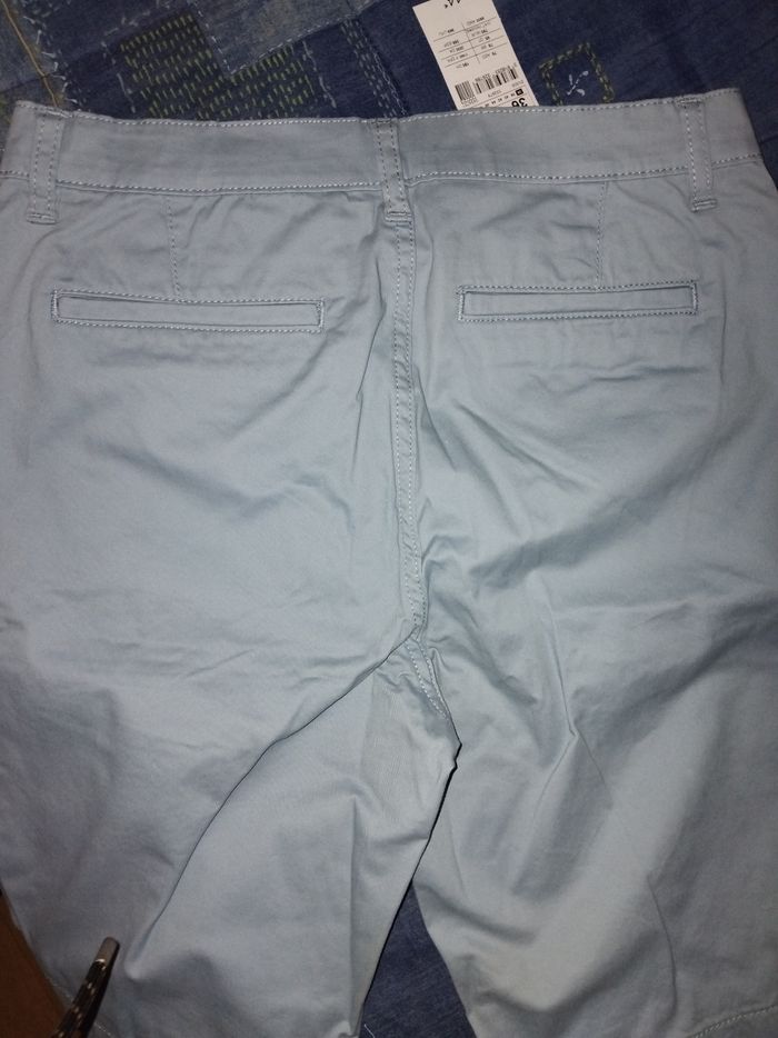 Short bleu clair - photo numéro 3
