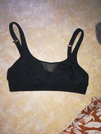 Brassière de sport noire, 90b, Tex