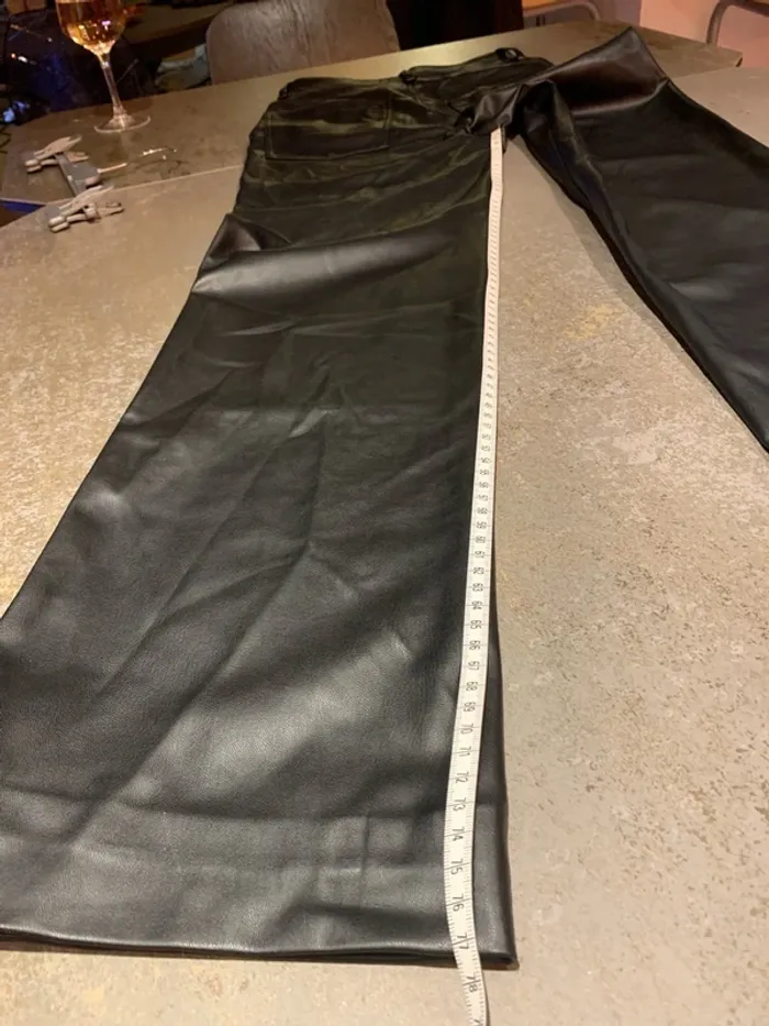 Pantalon femme simili cuir Zara - photo numéro 6
