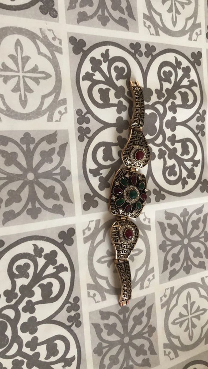 Bracelet