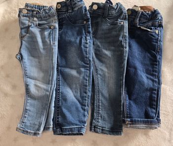 Lot de 4 jeans 9/12 mois