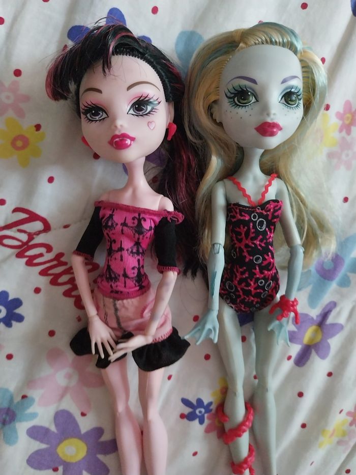 Lot 2 Monster High Lagoona Dance Class Draculaura Scaris et Frights, Camera, Action! Dressing Room Coiffeuse Paravent - photo numéro 7