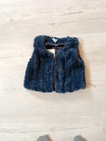Gilet dans manche  9 mois 71cm NEUF