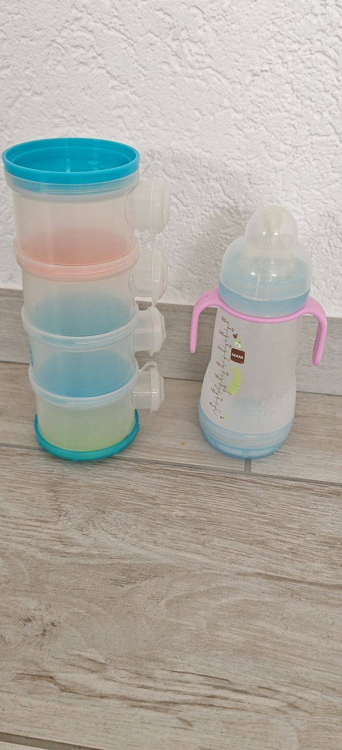 Lots de bavoirs + 4 réservoirs de poudre + 1 biberons  260ml - photo numéro 2