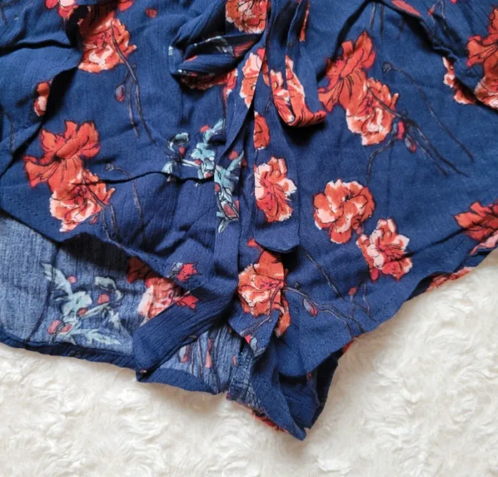 Short fleuri Pull&bear 36 - photo numéro 3