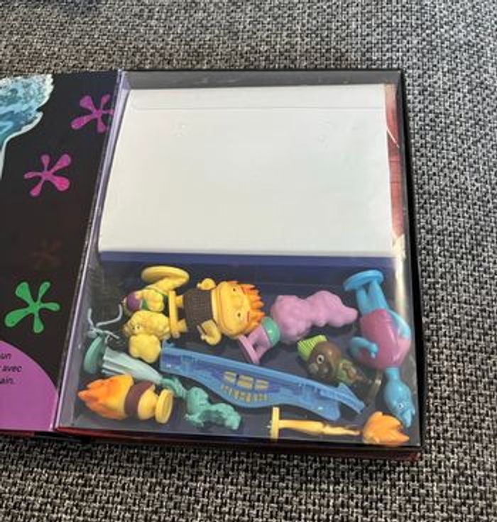 Livre figurine Élémentaire Disney Pixar - photo numéro 5