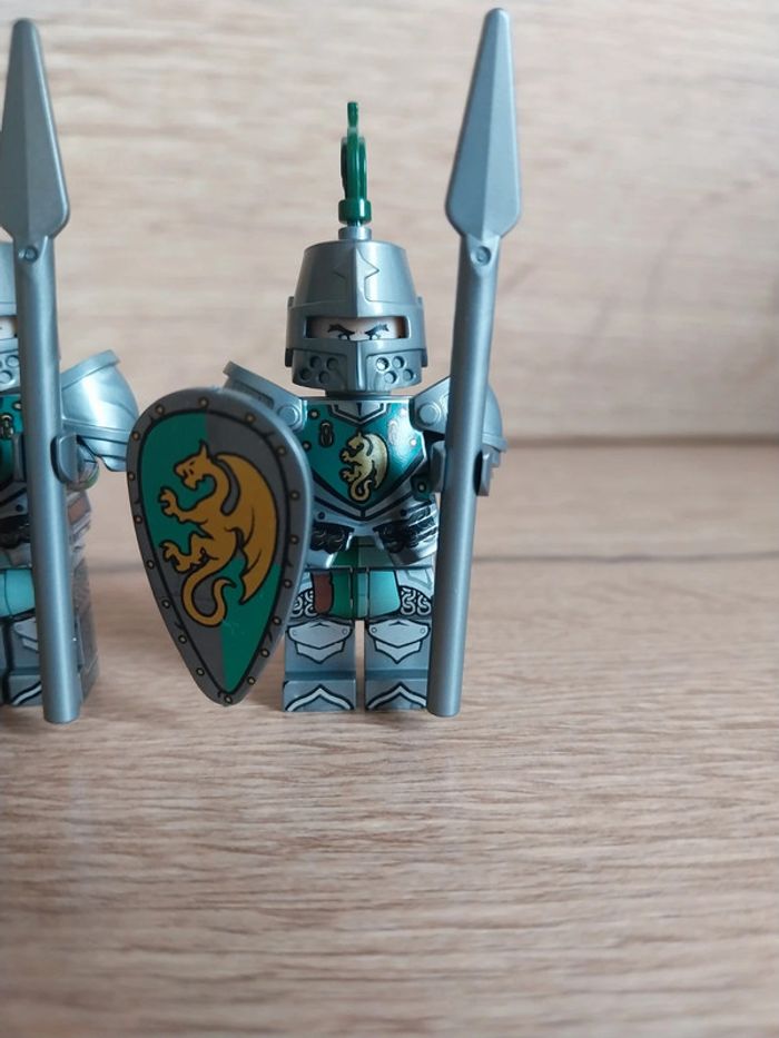 Figurines type lego 2 soldats chevaliers Dragons - photo numéro 3