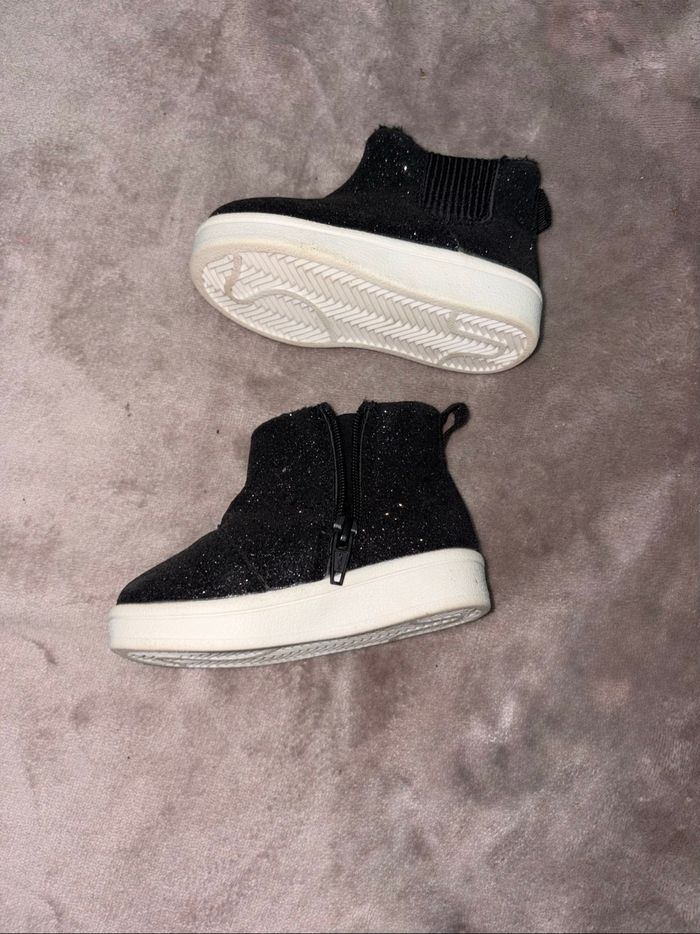 Bottines à paillettes noir taille 19 TEX baby en très bon état. - photo numéro 2