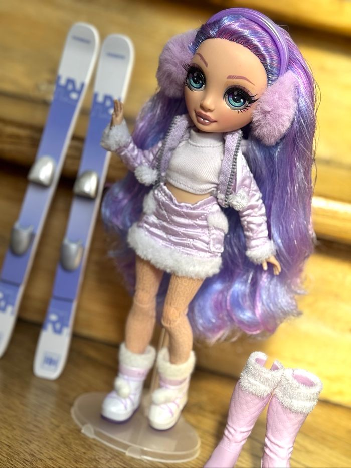 Violette Rainbow High - photo numéro 3