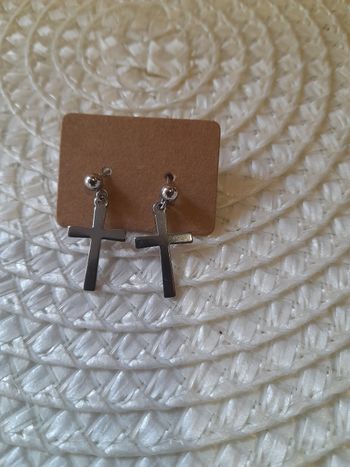 Paire de boucle d oreille croix chrétienne