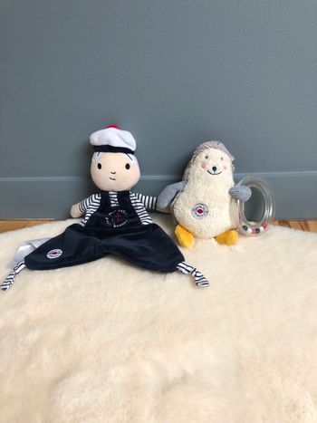 Lot terre de marins - doudou plat petit garçon + hochet hérisson à billes