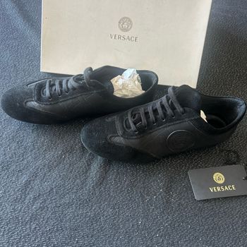Basket Versace noire daim