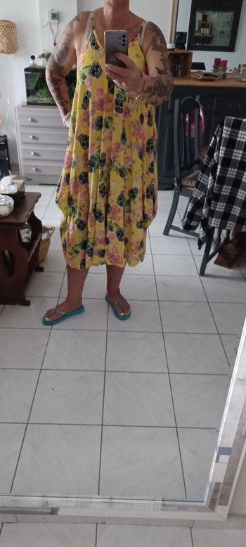 Très jolie robe  evacé d'été femme T U