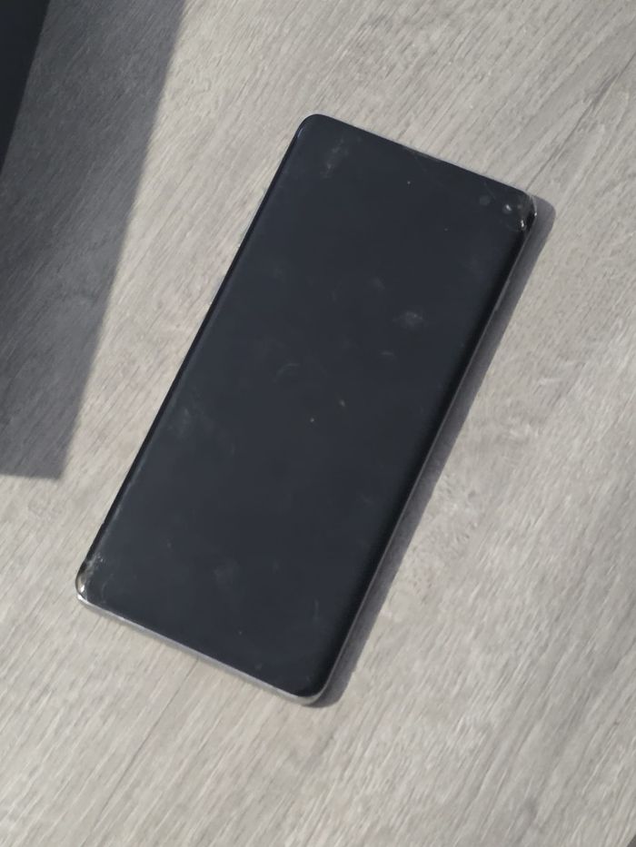 Samsung Galaxy S10+ – Coque + écran d’origine (téléphone vide) - photo numéro 3
