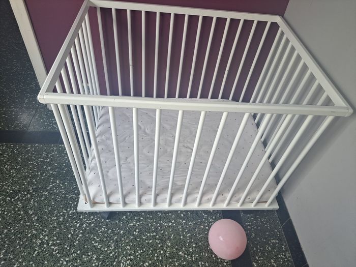 Parc réglable avec matelas