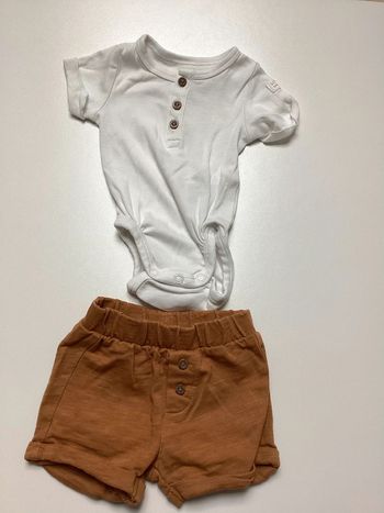 Ensemble body short naissance