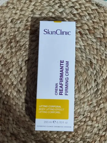 Skinclinic crème lifting corporel idéal pour peau flasque 200 ml date 10/2025 valeur 26€