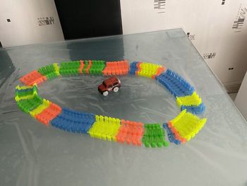 Circuit lumineux modulable et brillant dans le noir