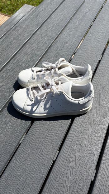 Baskets basses Stan smith blanches taille 33