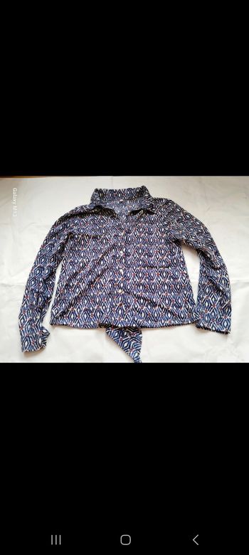 Chemisier femme à motifs bleu, rouge et écru taille 40