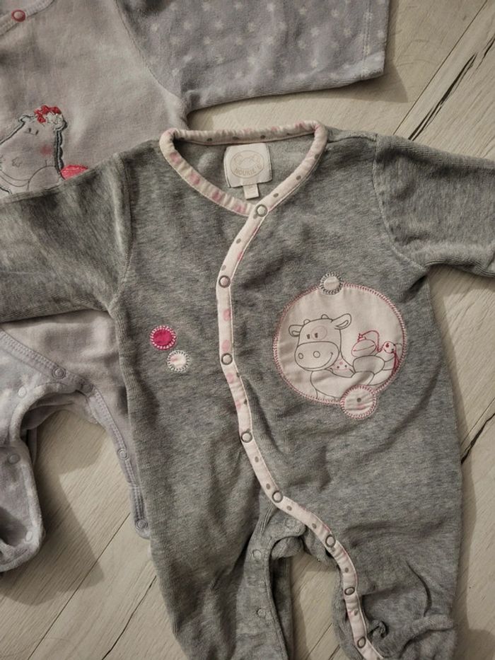 Lot de 3 pyjamas velours fille noukies 3mois - photo numéro 2