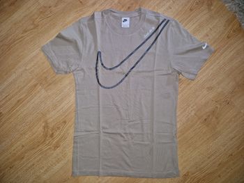 T shirt Nike taille S TBE