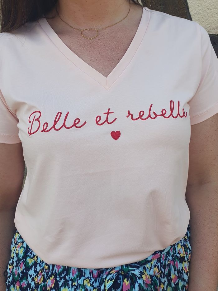 T-shirt Belle et rebelle rose/rouge
Taille L - photo numéro 4