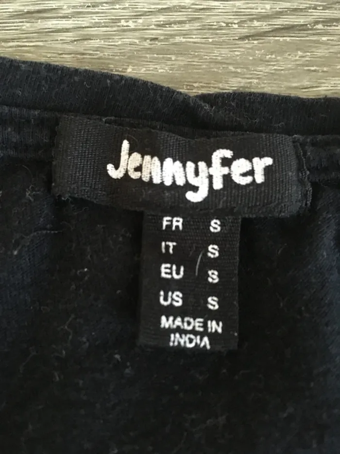 Lot de 4 tee shirt en taille S Forever21, cache cache ,Jennyfer ,MTV - photo numéro 6