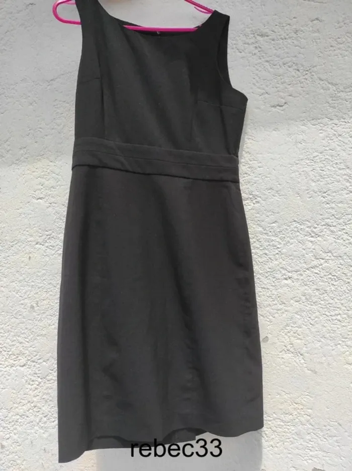 Robe noire camaïeu cintrée