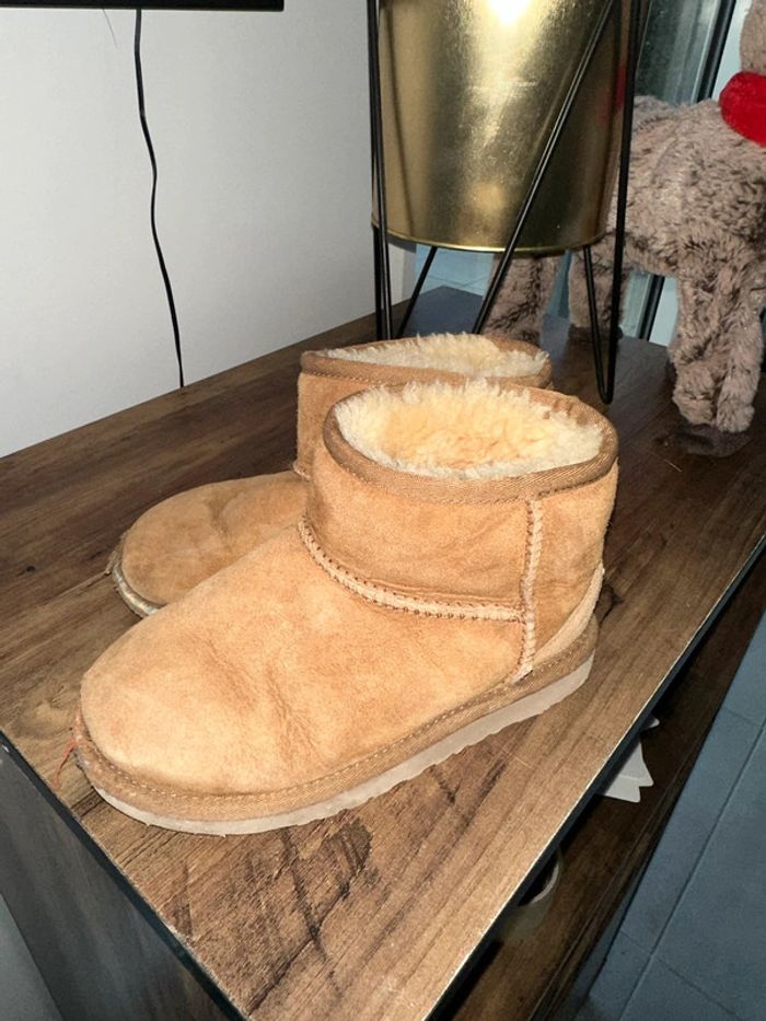 Chaussures Ugg fille taille 30 - photo numéro 3
