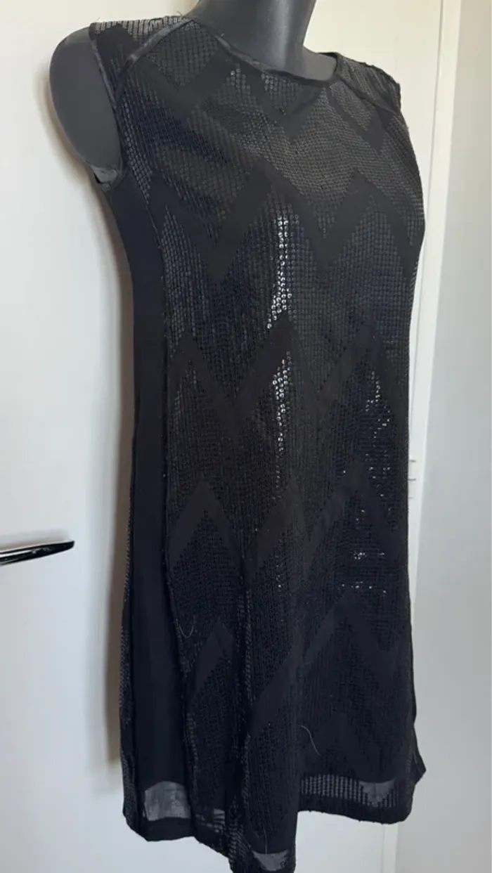 Robe de soirée noire a sequins