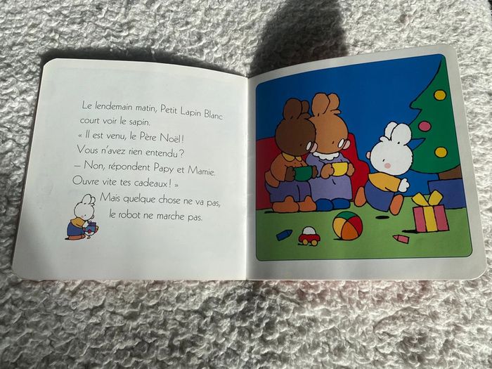 Livre Petit lapin blanc fête Noël - photo numéro 2