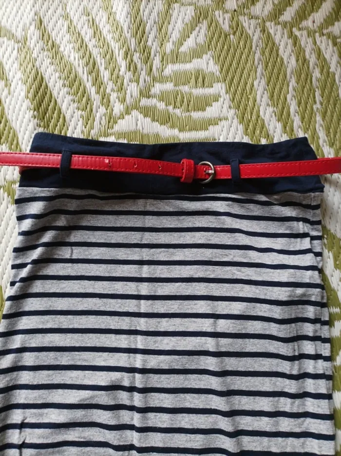 Jupe moulante avec ceinture T36 Stradivarius - photo numéro 2